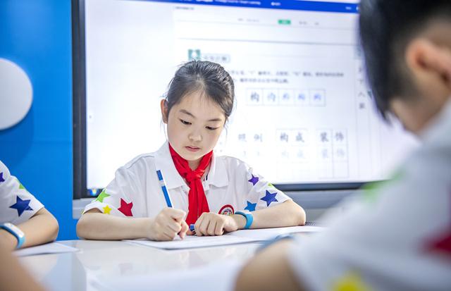 办人民满意的教育，有力呵护“最柔软群体”，这五年上海教育被这些关键词标注